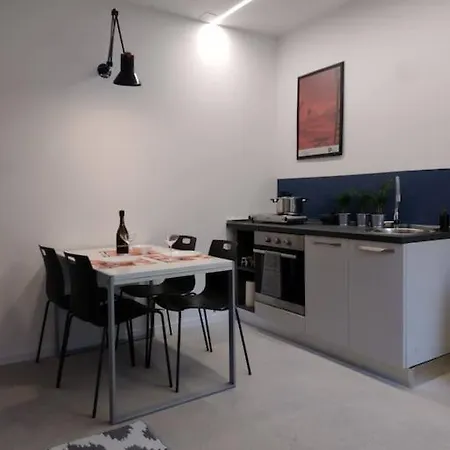 The Garden House Apartment *